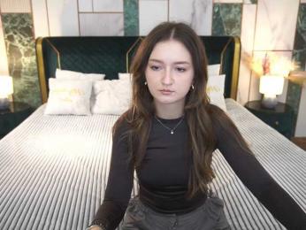 CyrenaLuxe webcam bongacams model stream image