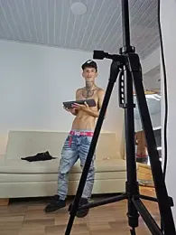 Darwinstark_ webcam model stream image