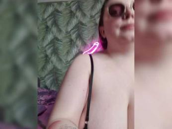 Red-rooms webcam model stream image