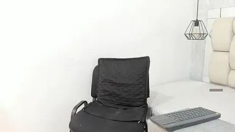 Bella_adamss_ webcam model stream image