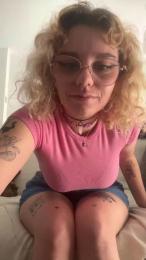 Emy_2002 webcam model stream image