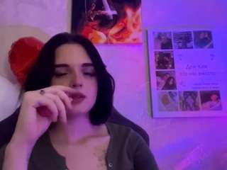 paulinadavtyan webcam camsoda model stream image
