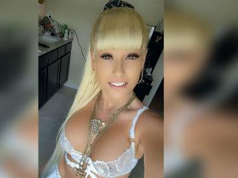 DellaBlazed webcam livejasmin model stream image