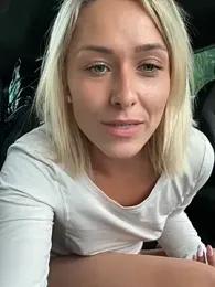 petrouchkaaa_ webcam stripchat model stream image