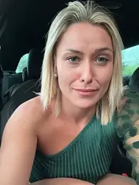 petrouchkaaa_ webcam model stream image