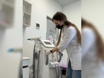 Amelia575-1 webcam bongacams model stream image