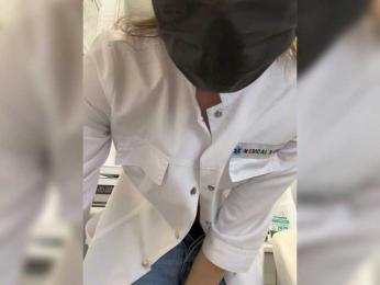 Amelia575-1 webcam bongacams model stream image