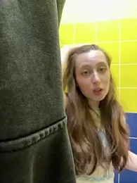 FroggyAnna webcam stripchat model stream image