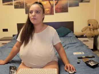 adellineee webcam bongacams model stream image