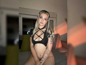 emmagoodgirl webcam bongacams model stream image