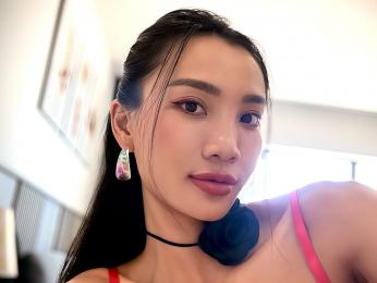 ErzabelLew webcam model stream image