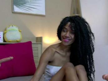 MoanaFrenchy webcam model stream image