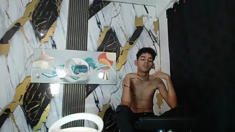 GOLDEN_2026 webcam model stream image