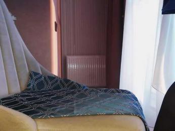 Va-len-cia webcam model stream image