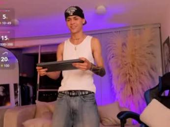 lennercollins_ webcam model stream image