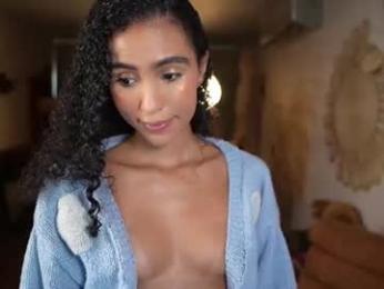 amnie_ webcam model stream image