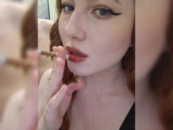 -Molly webcam model stream image