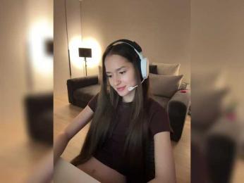 whiteTEA webcam bongacams model stream image