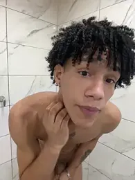 NoahBull19 webcam model stream image