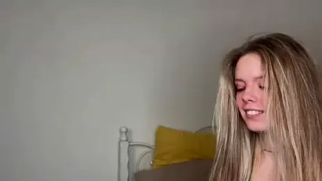 Catrinee webcam model stream image