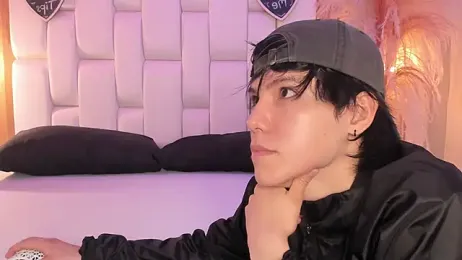 Daphne_And_Roger webcam model stream image