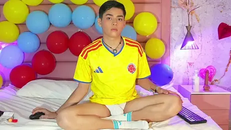 Maxi_little webcam model stream image