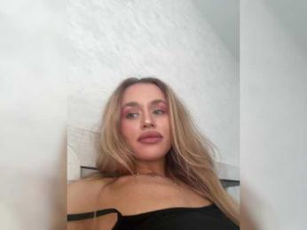 Enchantix webcam bongacams model stream image