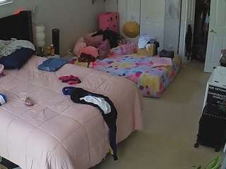 voyeurcam-house-charleys-room webcam model stream image