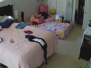 voyeurcam-house-charleys-room webcam model stream image