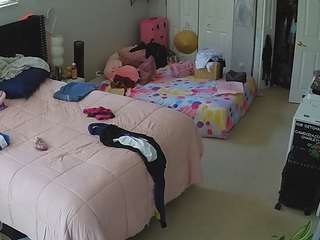 voyeurcam-house-charleys-room webcam model stream image