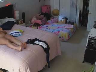 voyeurcam-house-charleys-room webcam model stream image