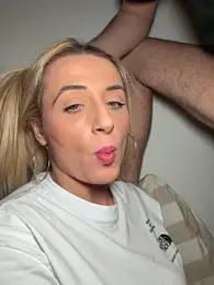 Strongqueen webcam model stream image