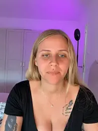 lunawolf21 webcam model stream image