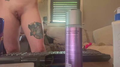 StudlyHardwood webcam model stream image