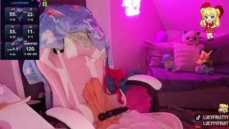 Livewithlucy webcam model stream image