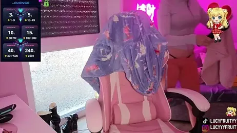 Livewithlucy webcam model stream image