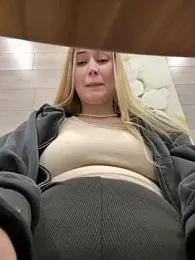 blonde_exe webcam model stream image