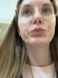 FReyja_44 webcam stripchat model stream image