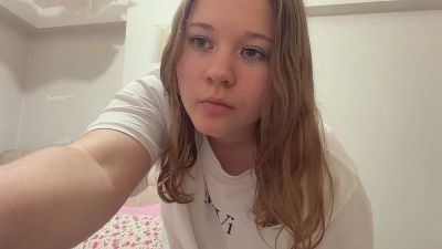 KlaraWhitfield webcam model stream image