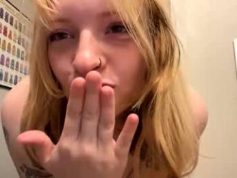 bibaby_ellie_ webcam model stream image