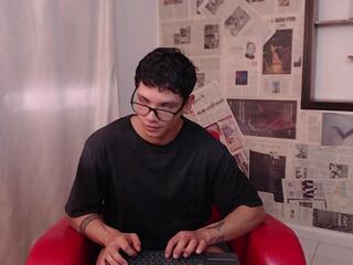 Logan Newman webcam model stream image