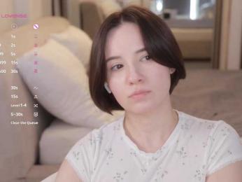 MissEssie webcam bongacams model stream image