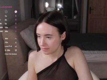 MissEssie webcam bongacams model stream image