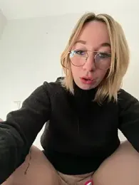 Giuliana_baby webcam model stream image