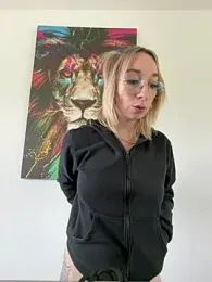 Giuliana_baby webcam model stream image