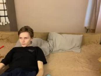 eveandrobert webcam chaturbate model stream image