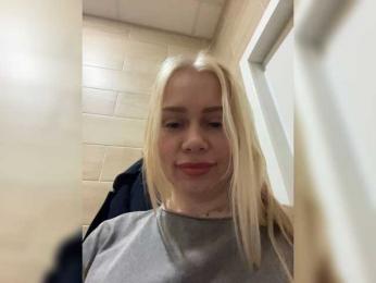 MirandaNow webcam model stream image