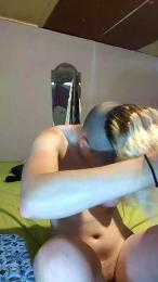Click694748 webcam model stream image
