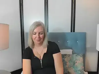 EricaTop webcam model stream image