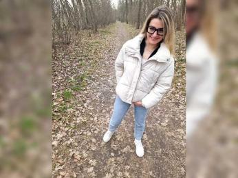 SweetCoople webcam model stream image